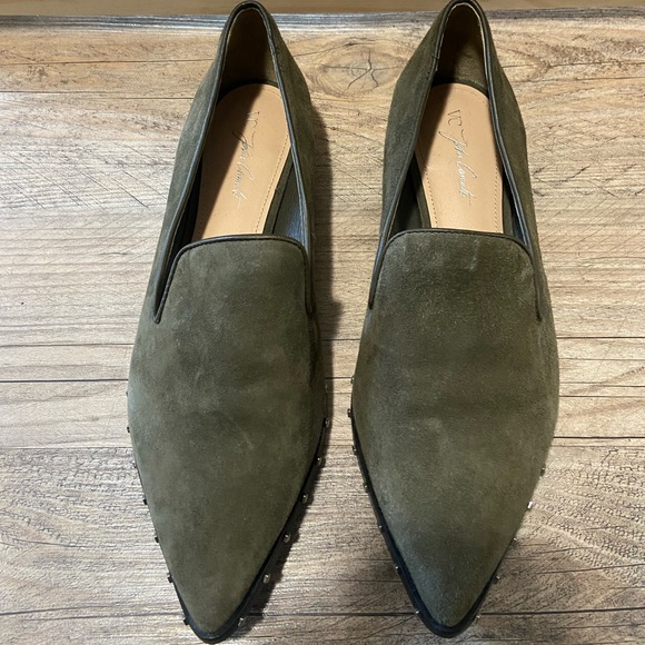 Limited Edition! VC John Camuto Faelyn Hunter Green Studded Flats - Picture 2 of 4